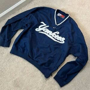 Size M Nike New York Yankees Pullover